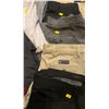 Image 2 : Assorted Mens Clothing Small - Medium