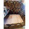 Image 3 : Vintage Couch And Ottoman 90L x 36D x 29T