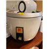 Image 2 : Large Assortment Of Miscellaneous Kitchen Goods
