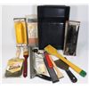Image 1 : BOX OF ASSORTED DRYWALL AND PAINTING TOOLS