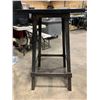 Image 2 : *NL* BLACK METAL COMMERCIAL BAR TABLE ( 2'W X 2'D X 41"H )