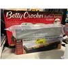Image 1 : *NL* STAINLESS STEEL BETTY CROCKER BUFFET SERVER, CO-RECT CONDIMENT HOLDER WITH RETRACTABLE LID, &