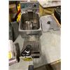 Image 2 : *NL* ADMIRAL CRAFT EQUIPMENT CORP DF-6L, 6 LITRE STAINLESS STEEL COUNTERTOP DEEP FRYER