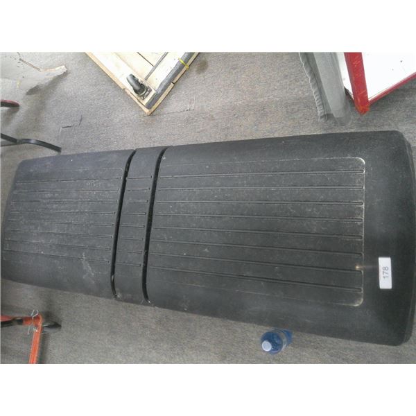 Truck bed toolbox