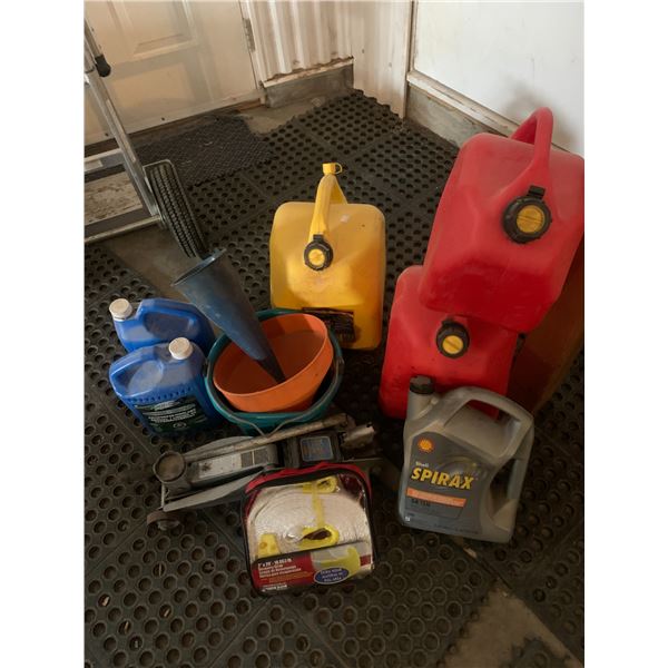 Recovery Strap 2 inch x 20', 1 Diesel 20 L Jerry Can, 1 x 20 L Gas & 1 x 10 L Gas Can, Small Pail, W