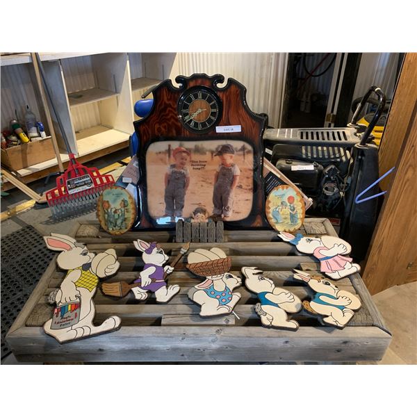 You Been Farming Long Wood Clock, Easter Bunny & 2 Children Palque Décor