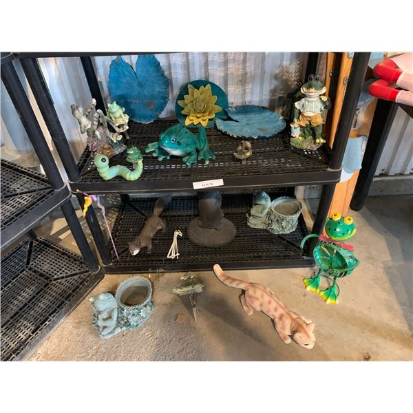 Frog, Lily Pad, Animal Garden Décor, Plat Pots (1 Broken) and Garden Stakes