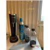 Image 1 : SodaStream Maker, Two Full CO2 Cylinders 7 3 Bottles