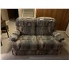 Image 1 : Lazy Boy Reclining Upholstered Grey Love-seat