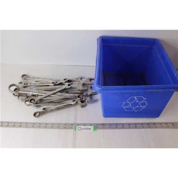 Combination Wrenches, Crescent Wrench, Plastic Tub