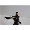 Image 2 : Gold and Black Legends Suit Iron Man Figurine