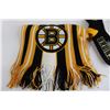 Image 2 : (4) Pairs Boston Bruins Socks, (2) Scarves