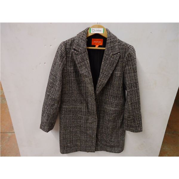 *Medium Sized Cloth Jacket