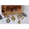 Image 2 : Brooches & Necklace in Vintage Jewelry Case