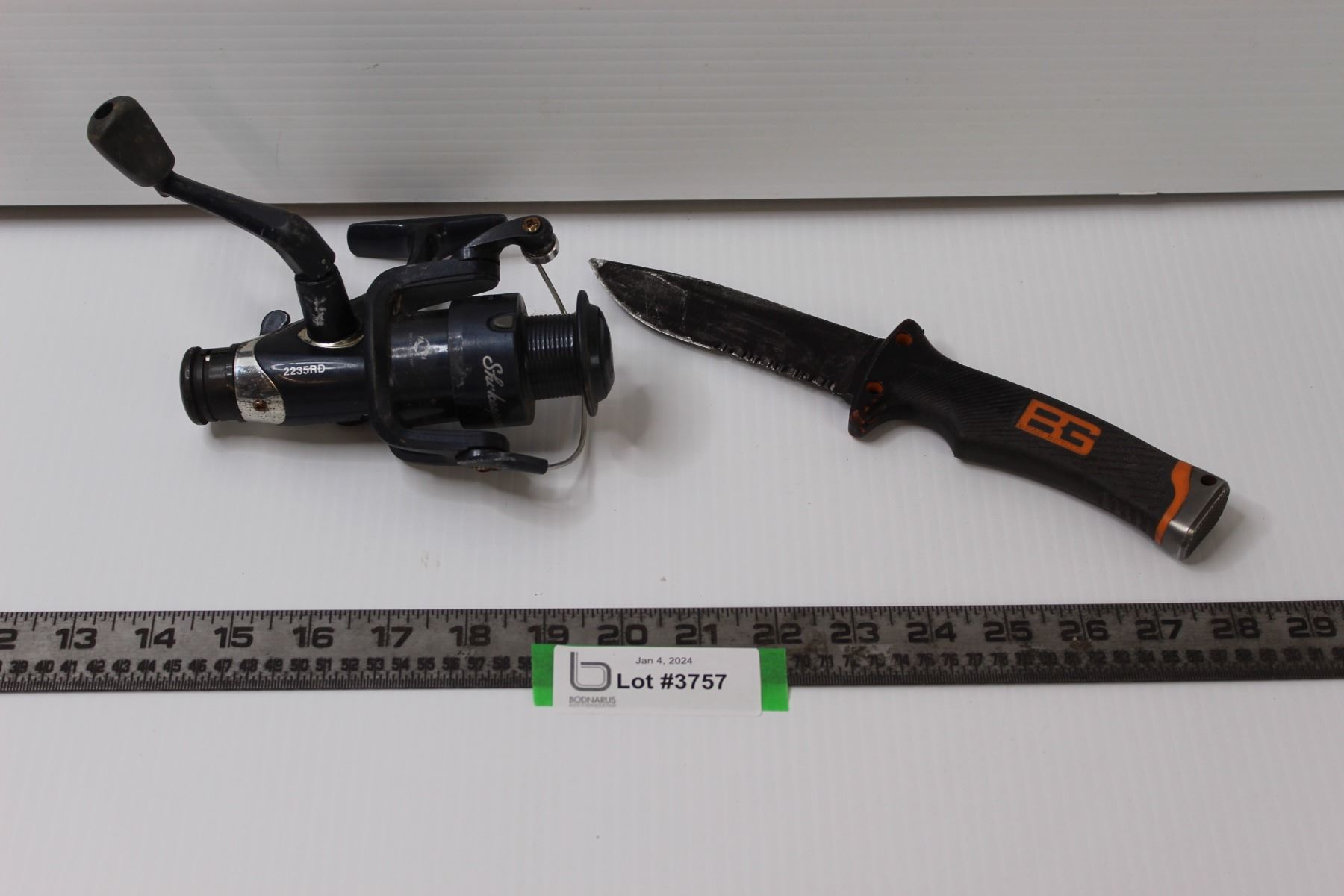 Shakespeare Fishing Reel Bear Grylls Knife Bodnarus Auctioneering Shakespeare Fishing Reel Bear Grylls Knife Bodnarus Auctioneering