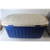 Image 2 : * Large Rubbermaid Storage Box With Hinged Lid, Puma Hoodie - Size L, Children's Bed Canopy