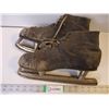 Image 1 : Vintage Pair of Skates