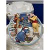 Image 1 : Friends Make Christmas Sparkle Collectible Winnie The Pooh Plate