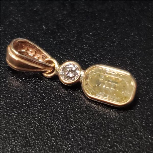 $2600 14K  Rare Color Diamond(0.67ct) Diamond(0.08ct) Pendant