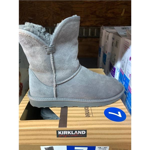 Ladies Grey Kirkland Boots Size 7