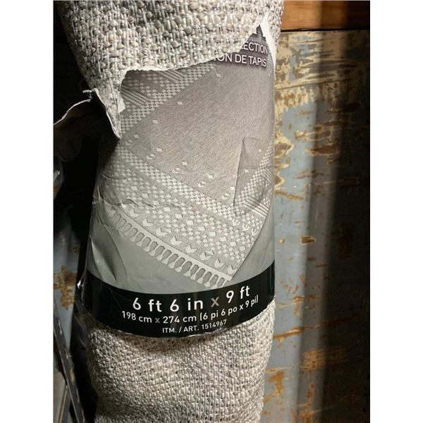 6'6" x 9' Athena Collection Area Rug (SEE PHOTO FOR DAMAGE)