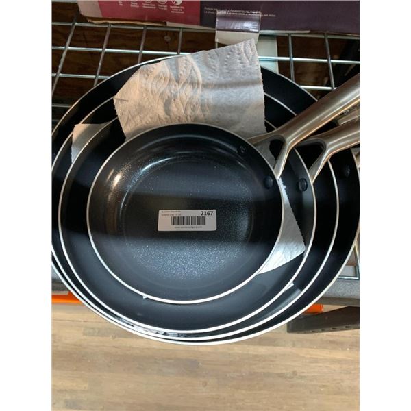 Lot of 4 Non-Stick Frying Pans