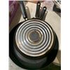 Image 2 : T-Fal 3 pc Fry Pan Set