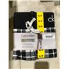 Image 1 : Calvin Klein Ladies Long Sleeve Crew Neck & Pant Set Size Small
