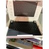 Image 2 : Brydge wireless keyboard with touchpad for surface pro