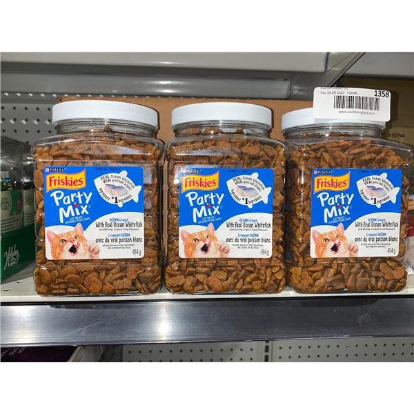 Friskies Party Mix Ocean White Fish Treats 3 x 454g