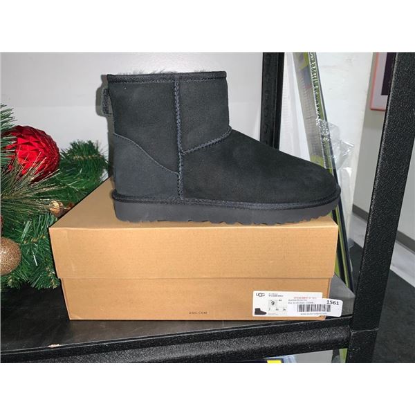 UGG womens classic mini 2, size 9