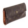 Image 2 : Louis Vuitton Brown Monogram Canvas International Wallet