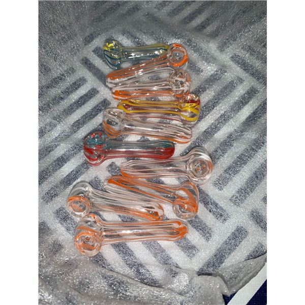 Assorted lot of small glass pipes