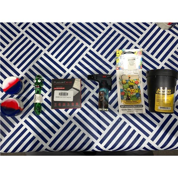 Mixed lot with lighter, ash tray, pipe, scale, air freshener and 2 silicone storage containers