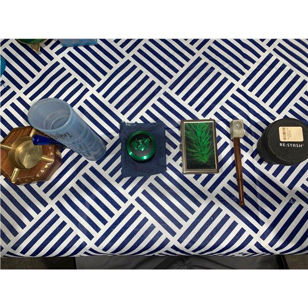 Mixed lot with ash tray, silicone bong, herb grinder, joint case, pipe and storage container