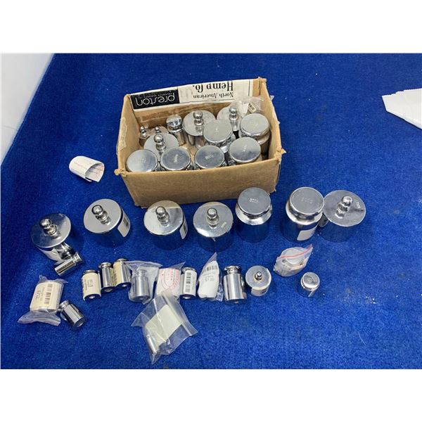 Mixed lot of weights assorted sizes