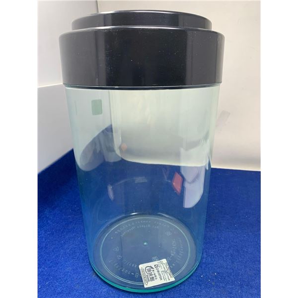 Tight vac storage container