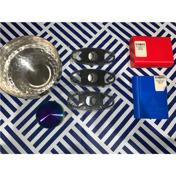 Mixed lot of smoking essentials