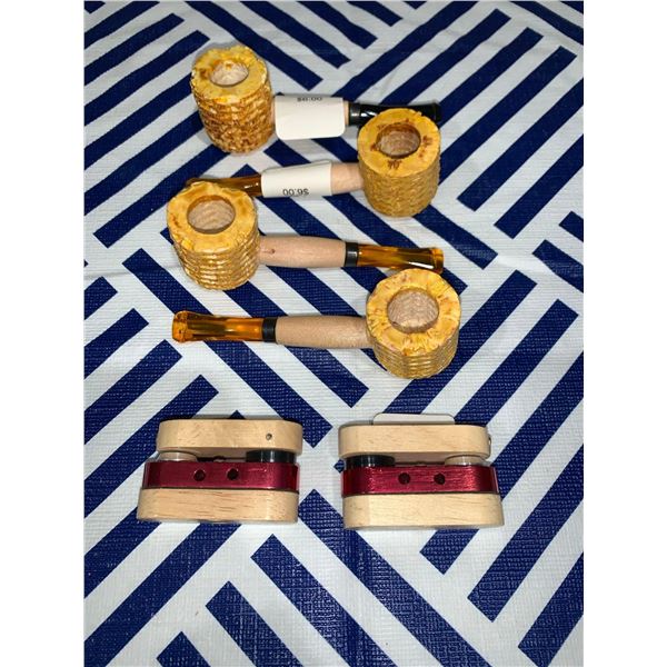 Mixed lot of 4 corn cob pipes and 2 monkey pipes