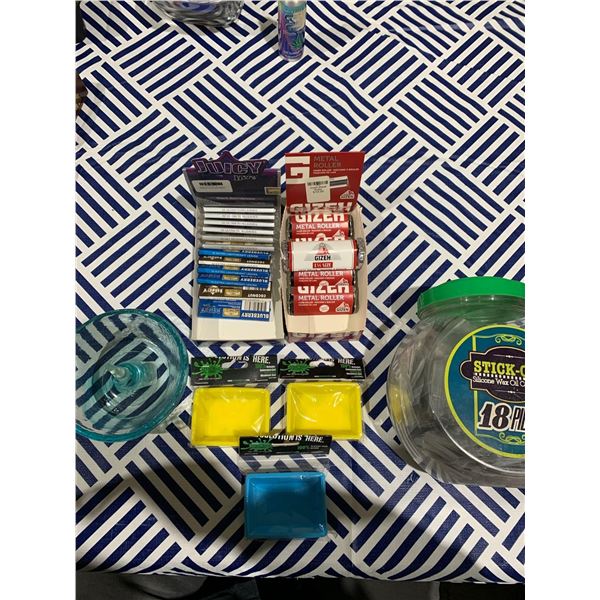 Assorted lot of smoking accessories