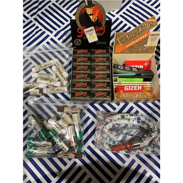 Mixed lot of smoking accessories