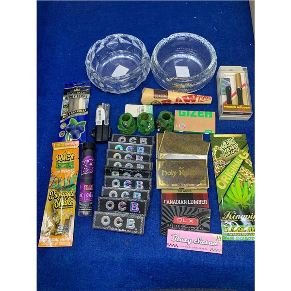 Mixed lot of smoking accessories