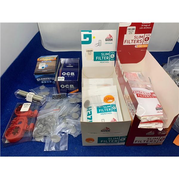 Mixed lot of smoking accessories