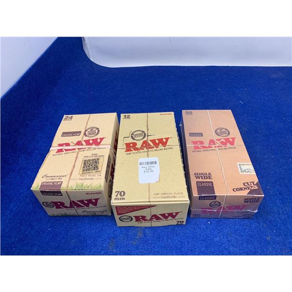 Lot of rollers and rolling papers