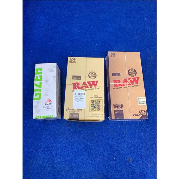 Lot of filter tips and RAW rolling papers