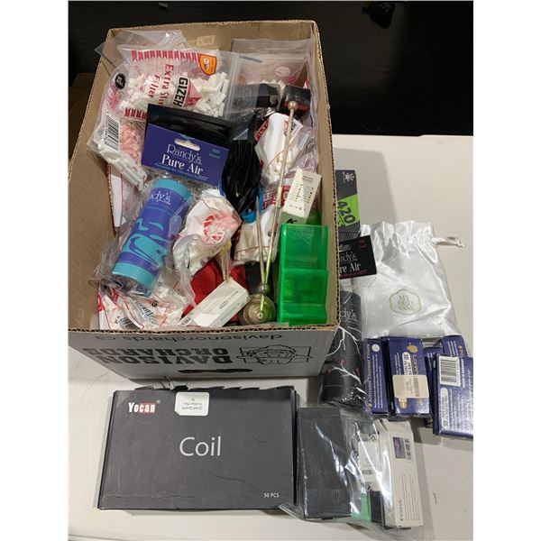 Mixed lot of smoking accessories