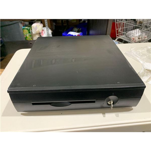 Metal cash register with key