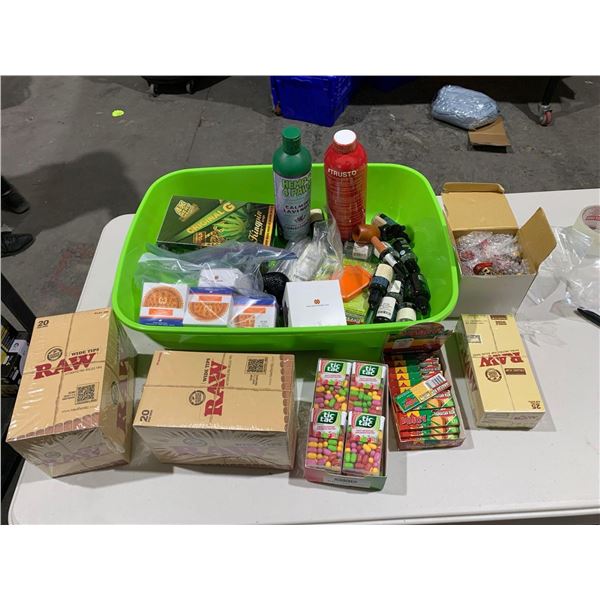 Mixed lot of rolling papers and smoking accessories