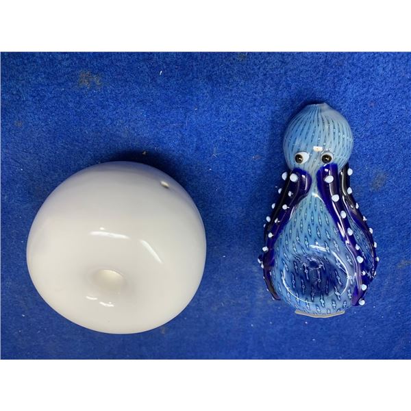 Lot of 2 glass pipes