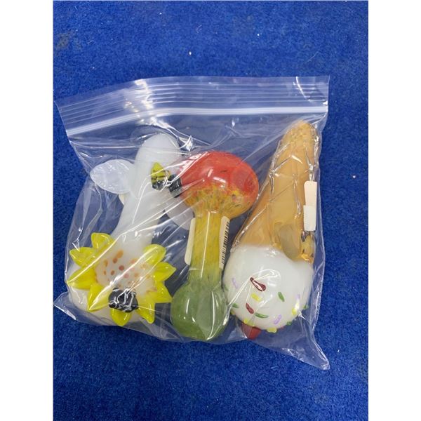 Mixed lot of glass pipes